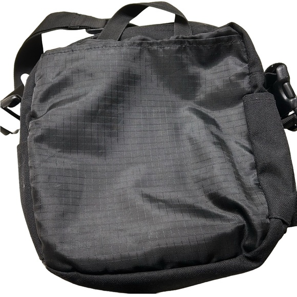 Pine Ridge Woman’s Shoulder bag/backpack - Picture 3 of 7